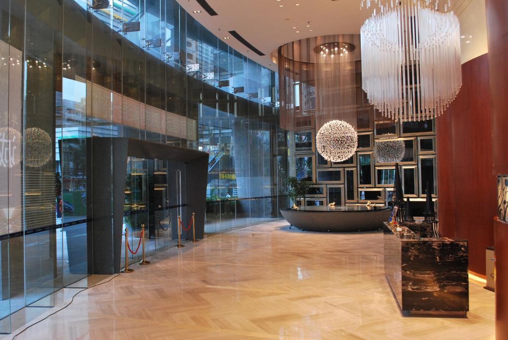 Huaqiang Plaza Hotel Shenzhen, Enjoy Complimentary Afternoon Tea & Mini Bar & Night Snack Exterior foto